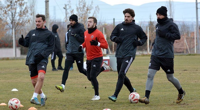 ÇORUM BELEDİYESPOR TEPECİK’E BİLENİYOR
