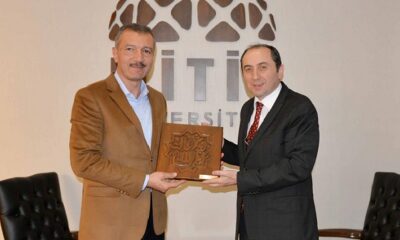 HİZMETLERİNDEN DOLAYI TEBRİK ETTİ