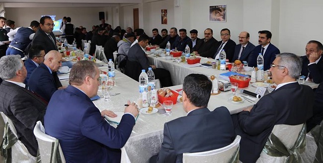 VALİ KILIÇ KÖY MUHTARLARINI DİNLEDİ
