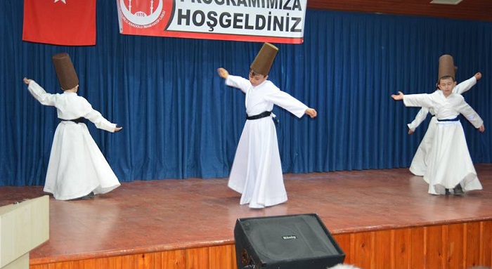 GENÇLER ECDADIN İZİNDE YÜRÜYOR