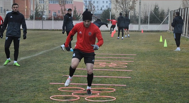 ÇORUM BELEDİYESPOR’DA ÇİFTE MESAİ
