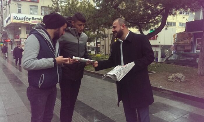 SAADET PARTİLİLER MİLLİ GAZETE DAĞITTI