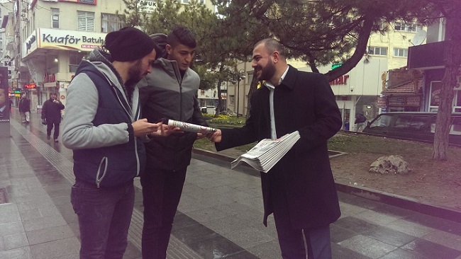SAADET PARTİLİLER MİLLİ GAZETE DAĞITTI