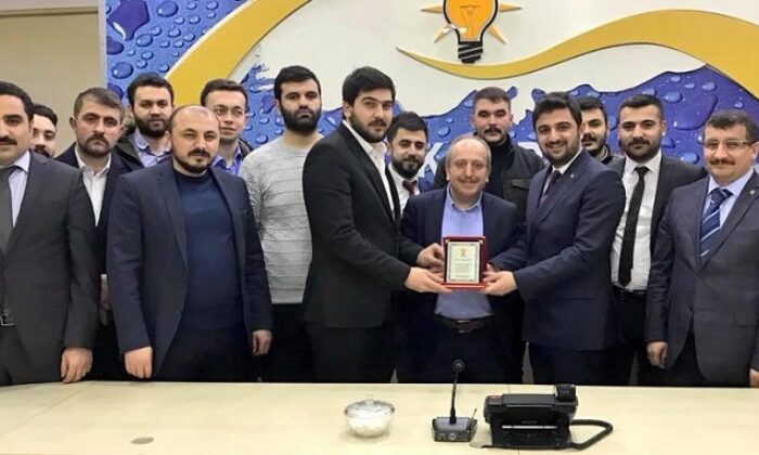 AK PARTİ GENÇLİK KOLLARINDA DEĞİŞİM