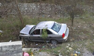 OTOMOBİL ŞARAMPOLE UÇTU: 4 YARALI