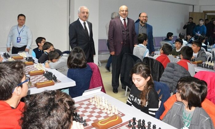 ÖĞRENCİLER AKIL OYUNLARINDA YARIŞACAK