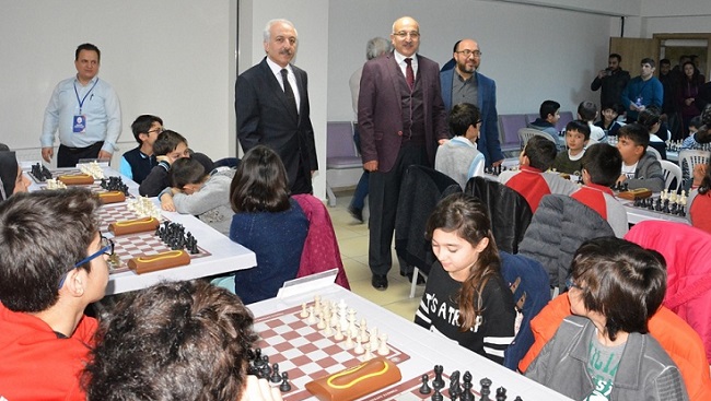 ÖĞRENCİLER AKIL OYUNLARINDA YARIŞACAK
