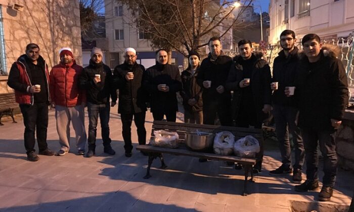 GENÇLER SABAH NAMAZINDA BULUŞUYOR
