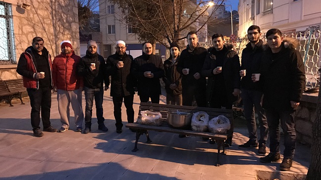 GENÇLER SABAH NAMAZINDA BULUŞUYOR