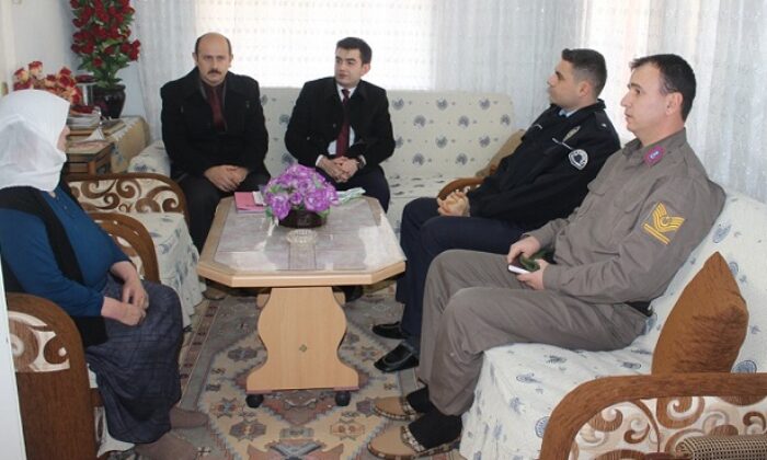 ÇİFÇİ’DEN ŞEHİT AİLESİNE ZİYARET