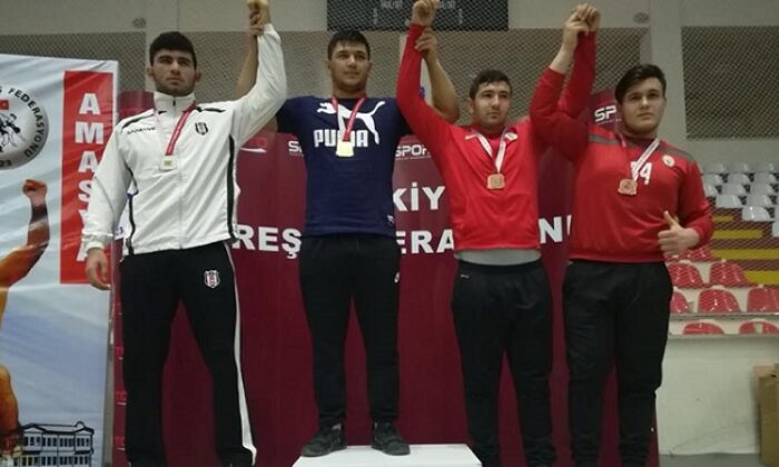 ÇORUMLU GÜREŞÇİLERDEN BÜYÜK BAŞARI