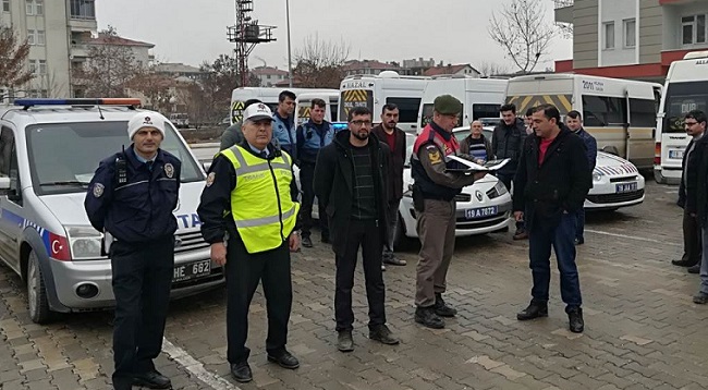 OKUL SERVİS ARAÇLARI DENETLENDİ