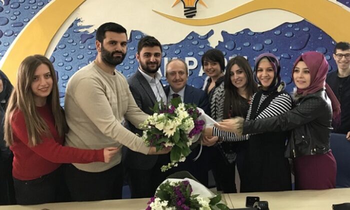 GENÇ İYİLİKTEN KARADAĞ’A KUTLAMA