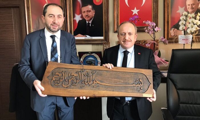 KARADAĞ’DAN REKTÖR ALKAN’A ÖVGÜ