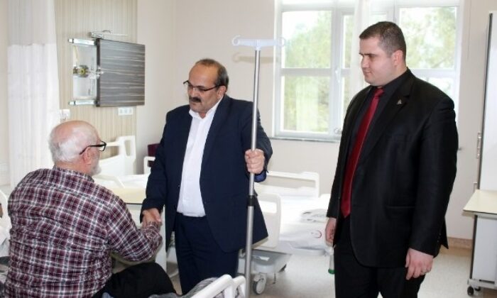 BAŞKAN ŞEN HASTALARA MORAL VERDİ