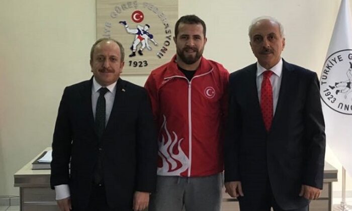 MİLLİ GÜREŞÇİLERE MORAL DESTEĞİ