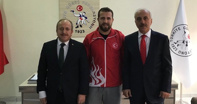 MİLLİ GÜREŞÇİLERE MORAL DESTEĞİ