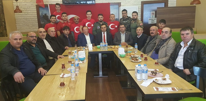 ÇORUMLU SİMİTÇİDEN MEHMETÇİĞE DESTEK