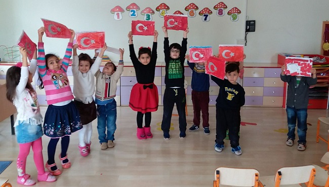 ULUKAVAK MİNİKLERİNDEN ŞEHİTLERE VEFA