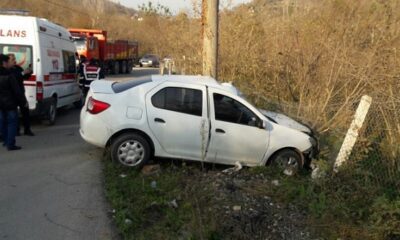 OTOMOBİL DERE YATAĞINA DEVRİLDİ