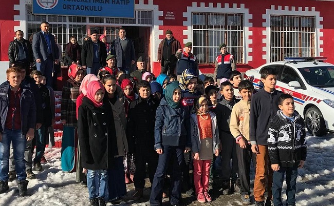 ÖĞRENCİLERE TRAFİK EĞİTİMİ VERİLDİ