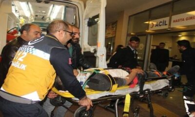 OTOMOBİL ÇEKİCİYE ÇARPTI: 1 YARALI