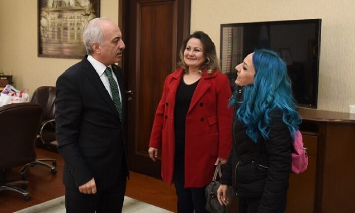 BAŞKAN GÜL’DEN ÖRNEK DAVRANIŞ