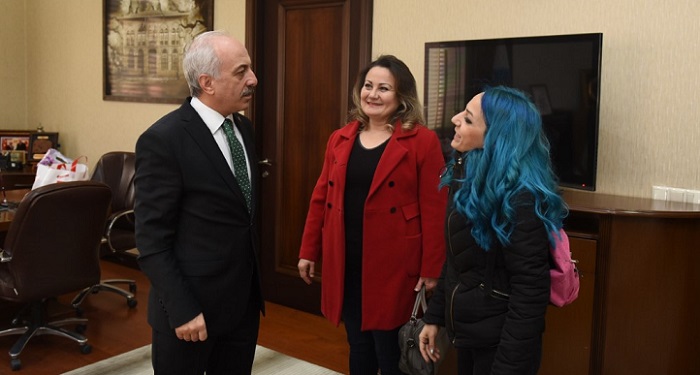 BAŞKAN GÜL’DEN ÖRNEK DAVRANIŞ