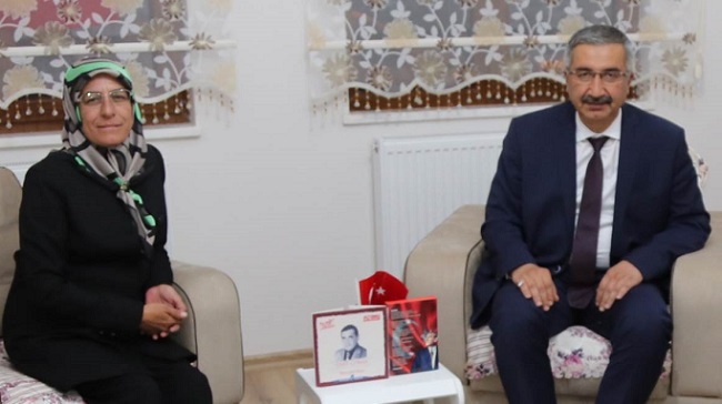 VALİ VE EŞİNDEN 8 MART MESAJI