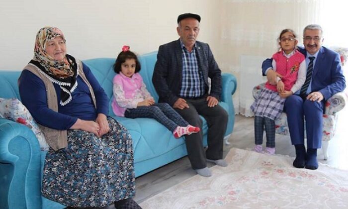 VALİ’DEN ŞEHİT AİLELERİNE ZİYARET