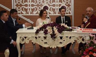 BAŞKAN GÜL İLK NİKAHINI KIYDI