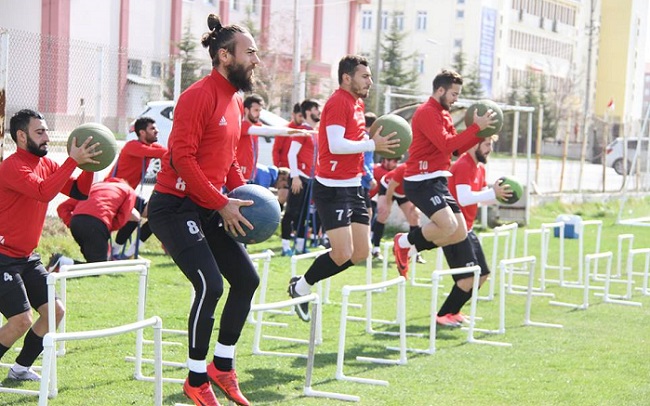 TEKNİK DİREKTÖRDEN DİKKAT UYARISI