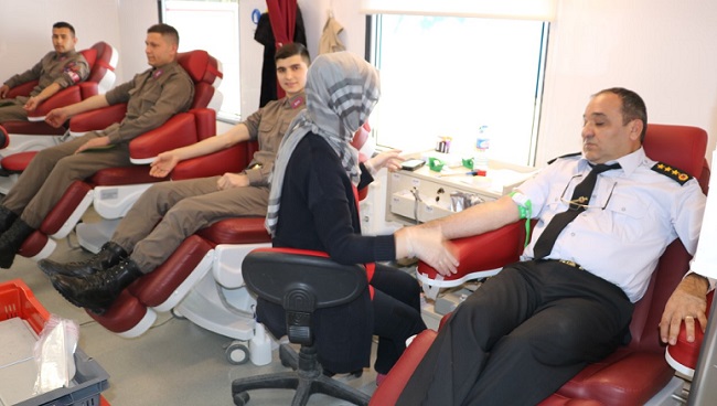 JANDARMADAN KAN BAĞIŞINA DESTEK