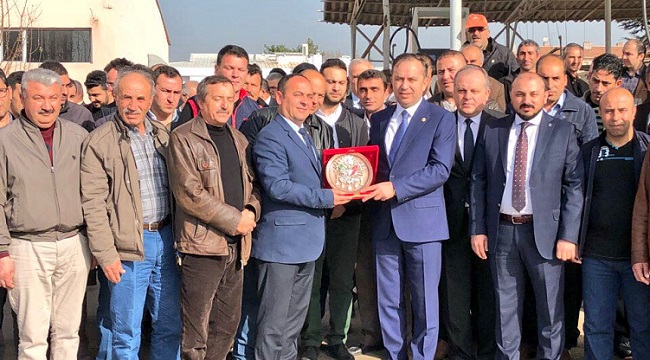 TAŞERON İŞÇİLERDEN CEYLAN’A PLAKET