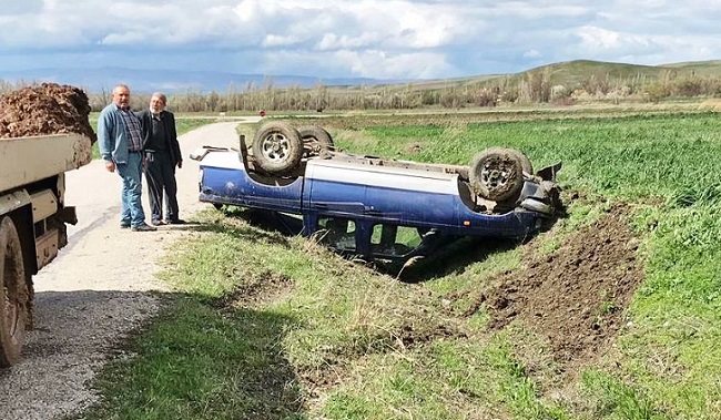 TRAFİK KAZASINDA 3 KİŞİ YARALANDI
