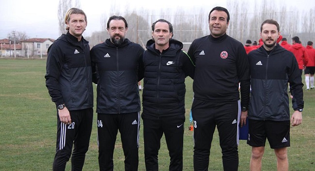 YENİ TEKNİK DİREKTÖRLE İLK ANTRENMAN
