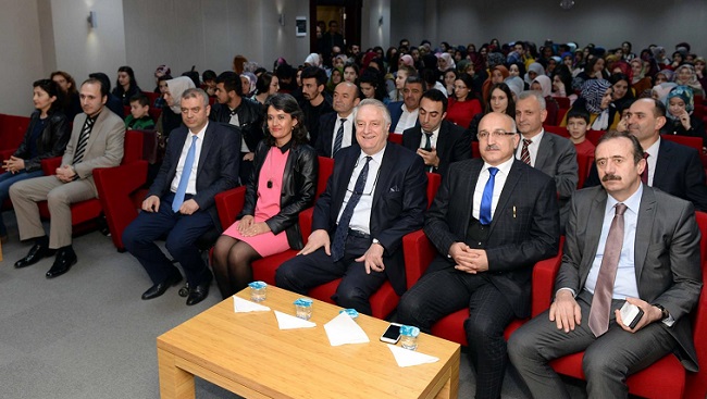 ÇOCUK OKUR BÜYÜK DÜŞÜNÜR