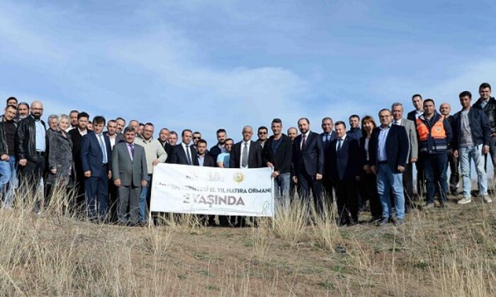 ÜNİVERSİTENİN HATIRA ORMANI BÜYÜYOR