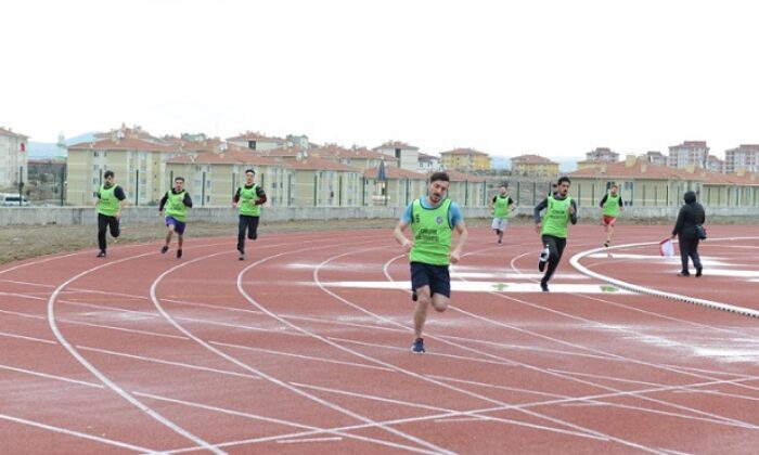 ATLETİZM YARIŞLARI NEFESLERİ KESTİ