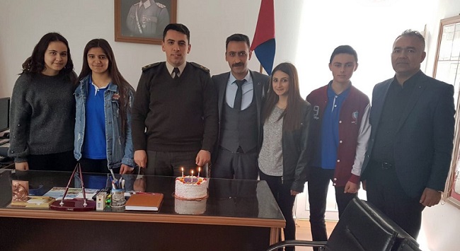 KOMUTANA SÜRPRİZ DOĞUM GÜNÜ