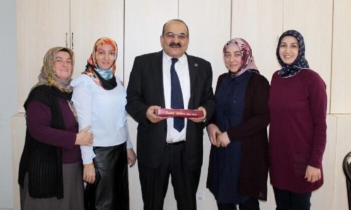 BAŞKAN ŞEN KADINLAR GÜNÜNÜ KUTLADI