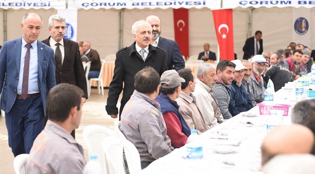 İŞÇİLER KADRO YEMEĞİNDE BULUŞTU