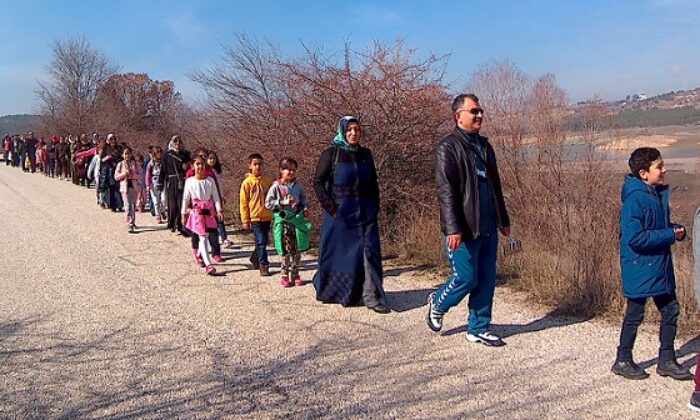 VELİLER VE ÖĞRENCİLER DOĞA YÜRÜYÜŞÜNDE