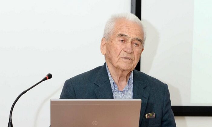 TECRÜBELERİNİ ÖĞRENCİLERE AKTARDI