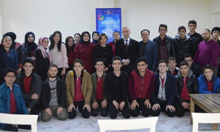 MEDYA AKADEMİSİNDE GENÇLERLE BERABER