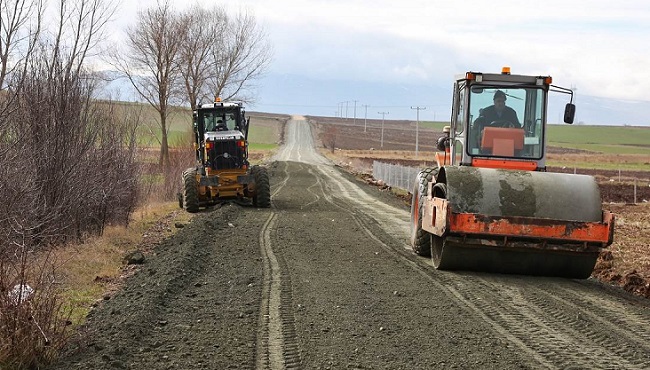 ELVANÇELEBİ YOLUNDA YOL ÇALIŞMASI