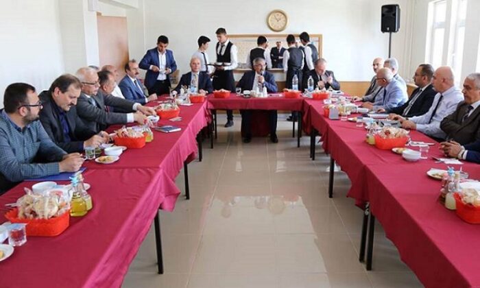 MUHTARLAR DERDİNİ VALİYE ANLADI