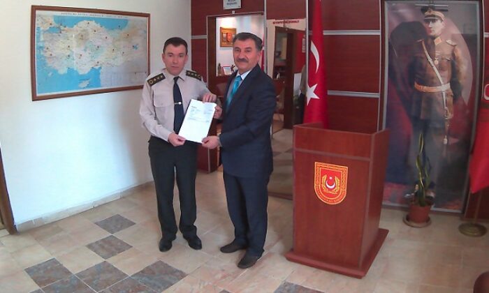 BAŞÖĞRETMEN’DEN MEHMETÇİKLERE DESTEK