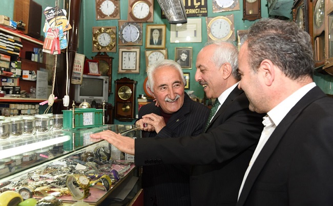 BAŞKAN ARASTA ESNAFINI ZİYARET ETTİ