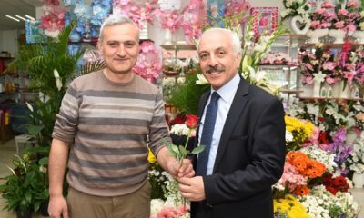 BAŞKAN GÜL’E GÜLLÜ KARŞILAMA